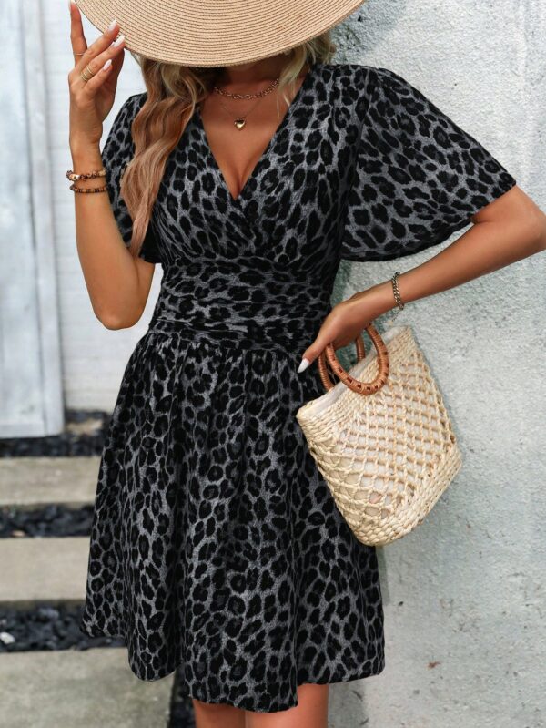 Vestido Casual Cuello en V con Mangas Mariposa - Image 63