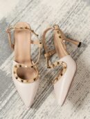 Sandalias Slingback de Taco Alto con Tachuelas y Correas Cruzadas