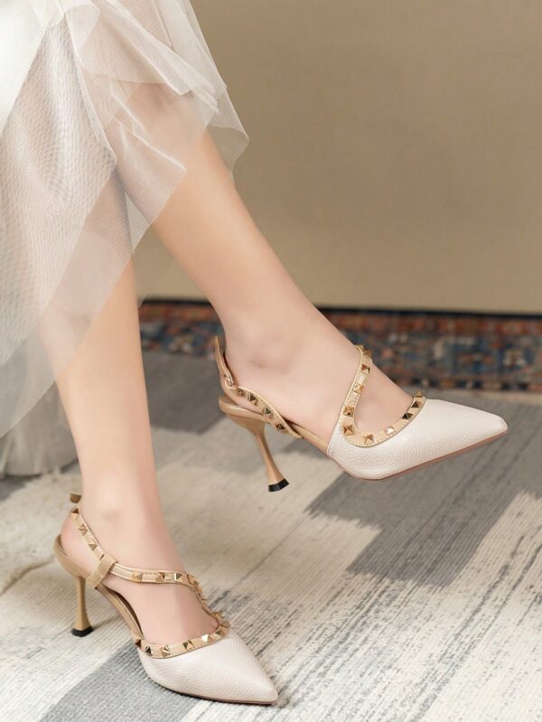 Sandalias Slingback de Taco Alto con Tachuelas y Correas Cruzadas - Image 18
