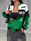 Campera Bomber Letras Contraste con Hombros Caídos
