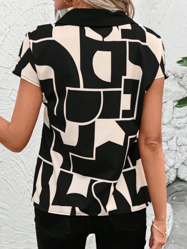 Blusa de Verano con Estampado Geométrico y Manga Murciélago - Image 48