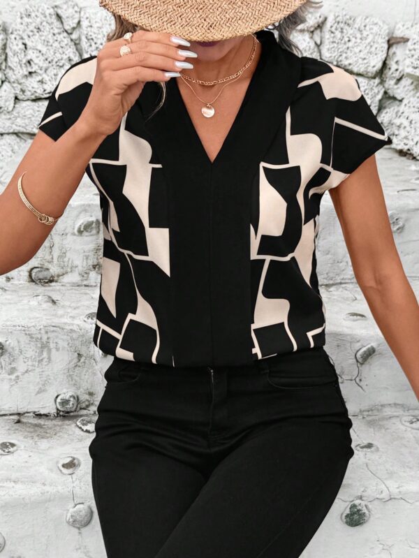 Blusa de Verano con Estampado Geométrico y Manga Murciélago - Image 52