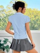 Blusa Blanca con Lazada Frontal y Mangas Cortas