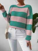 Sweater a Rayas Colorido con Hombros Caídos