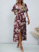 Vestido Largo Elegante de Estampado Tropical con Escote en V y Volantes