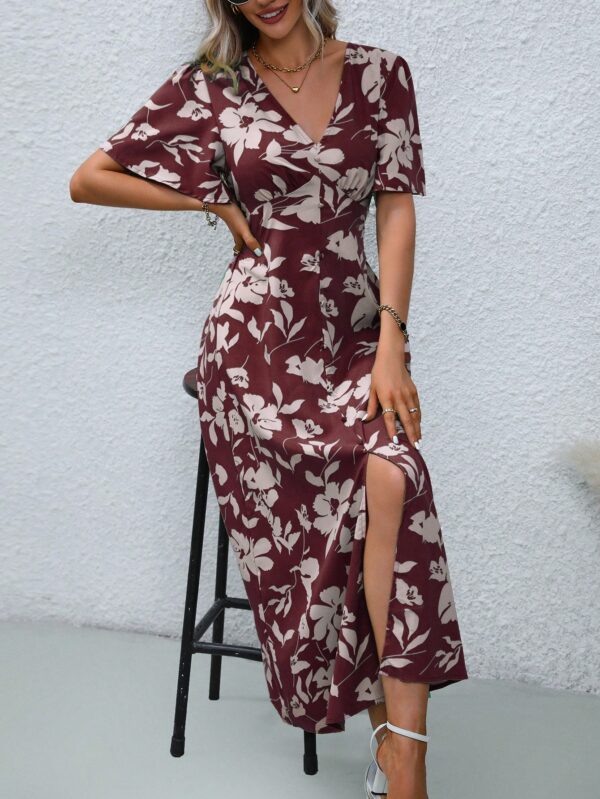Vestido Largo Elegante de Estampado Tropical con Escote en V y Volantes - Image 44