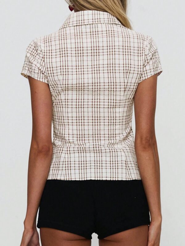 Blusa Cuadrillé Clásica con Botones y Manga Corta - Image 2