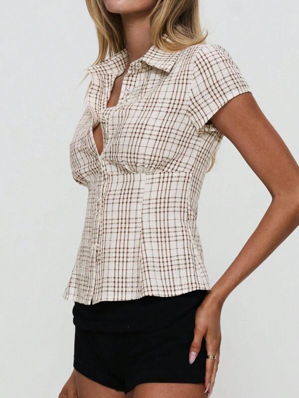 Blusa Cuadrillé Clásica con Botones y Manga Corta - Image 3