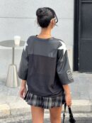 Camiseta Deportiva de Malla con Estampado de Números y Letras