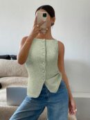 Blusa Elegante de Rayas con Botones y Abertura Frontal