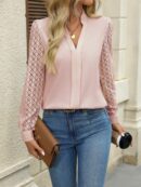 Blusa Casual con Encaje en Contraste y Escote Muesca