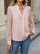 Blusa Casual con Encaje en Contraste y Escote Muesca