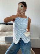 Blusa Elegante de Rayas con Botones y Abertura Frontal