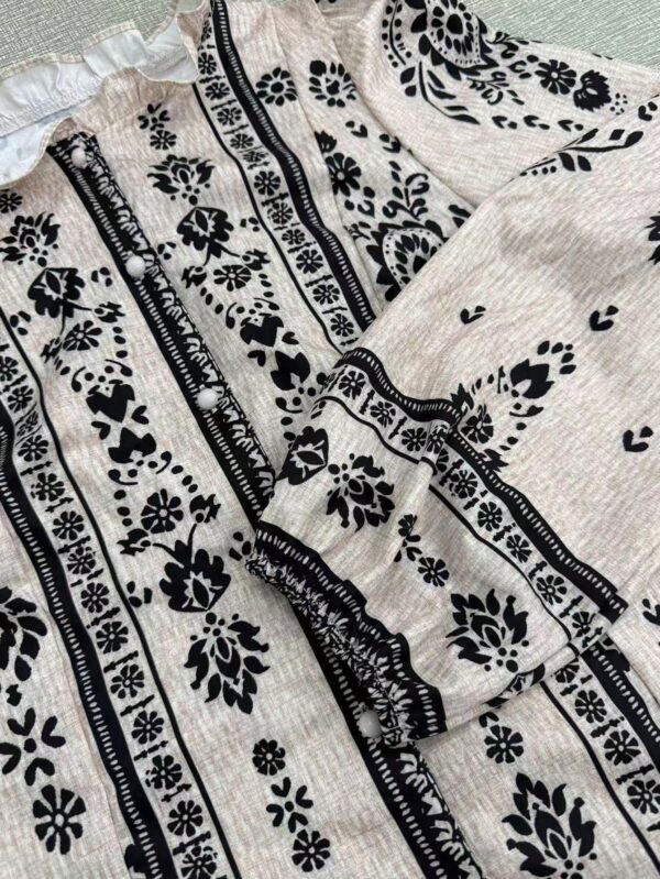 Camisa Elegante Floral Vintage, Manga Puff Extra Larga y Botones - Image 7