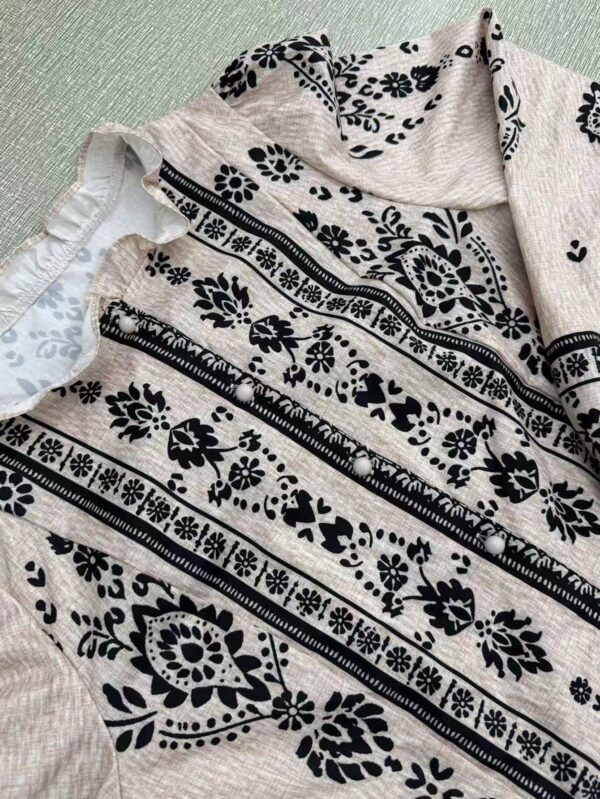 Camisa Elegante Floral Vintage, Manga Puff Extra Larga y Botones - Image 8