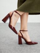 Zapatos de Tacón Grueso en Rojo Vino con Correa en el Tobillo