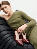 Zapatos de Tacón Grueso en Rojo Vino con Correa en el Tobillo