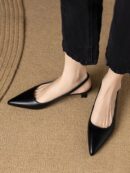 Zapatos de Tacón Gatito en Charol con Punta Afilada y Espalda Abierta