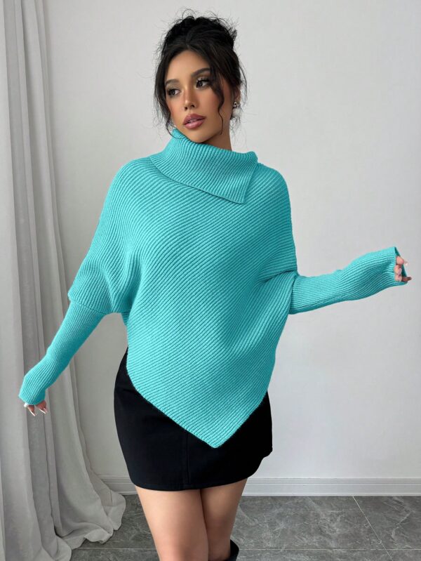 Sweater Asimétrico de Cuello Alto con Manga Murciélago - Image 41