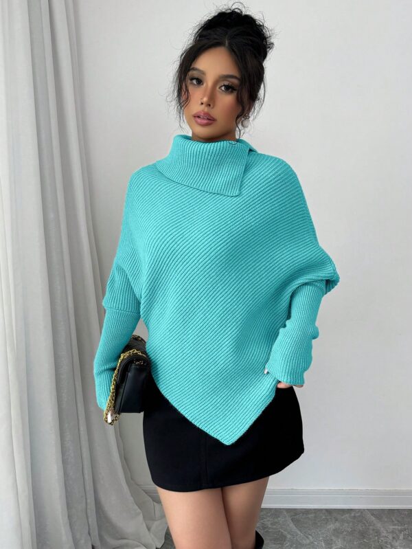 Sweater Asimétrico de Cuello Alto con Manga Murciélago - Image 42