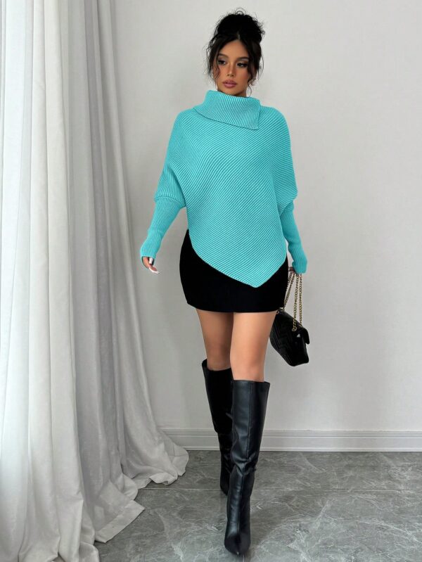 Sweater Asimétrico de Cuello Alto con Manga Murciélago - Image 43