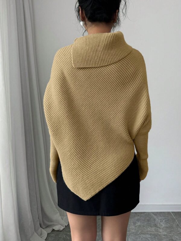 Sweater Asimétrico de Cuello Alto con Manga Murciélago - Image 28