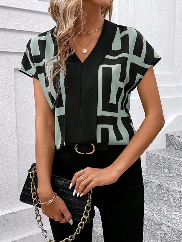 Blusa de Verano con Estampado Geométrico y Manga Murciélago - Image 59