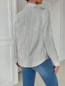 Blusa Casual Blanca de Manga Larga con Cuello y Bolsillo