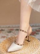 Sandalias Slingback de Taco Alto con Tachuelas y Correas Cruzadas