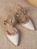 Sandalias Slingback de Taco Alto con Tachuelas y Correas Cruzadas