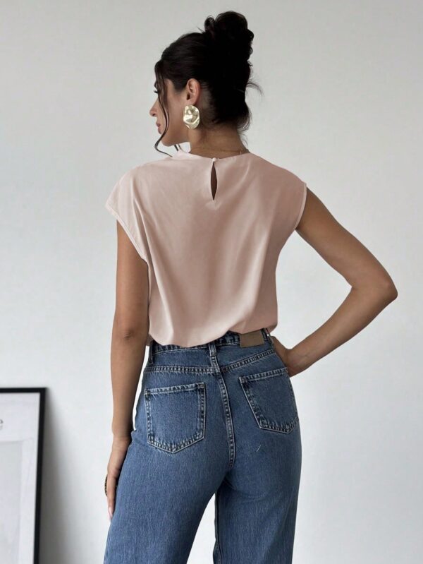 Blusa Elegante Asimétrica con Cuello Mao y Pliegues - Image 15