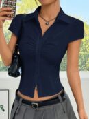 Blusa Blanca con Lazada Frontal y Mangas Cortas