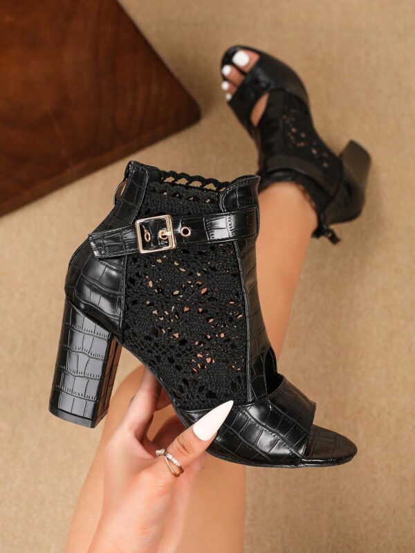 Sandalias de Tacón Alto y Grueso con Detalles Calados - Image 8