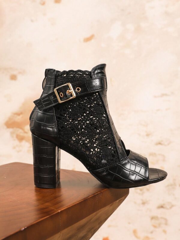 Sandalias de Tacón Alto y Grueso con Detalles Calados - Image 11