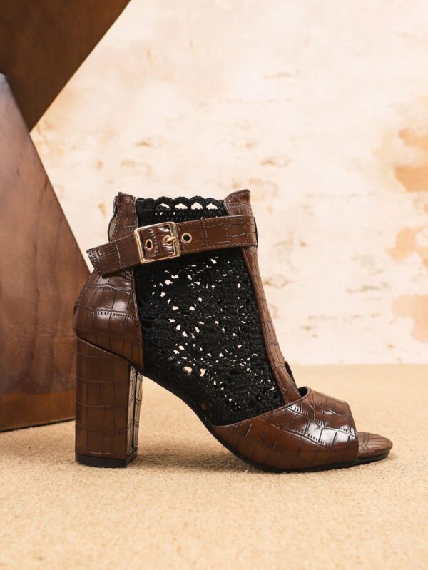 Sandalias de Tacón Alto y Grueso con Detalles Calados - Image 18