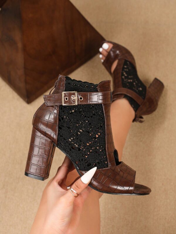 Sandalias de Tacón Alto y Grueso con Detalles Calados - Image 15
