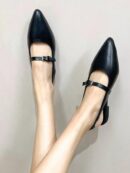 Sandalias Negras Estilo Coreano Punta Fina y Correa Única
