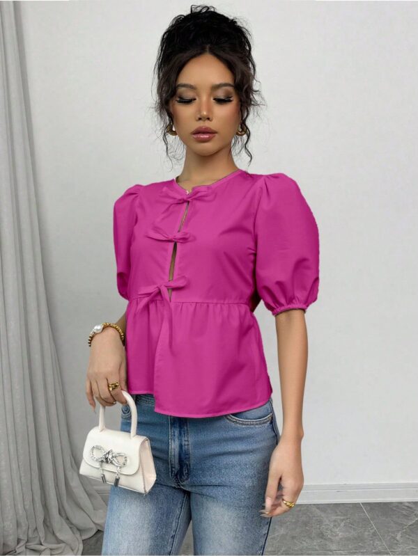 Blusa Mujer con Mangas Puff, Lazo y Peplum - Image 18