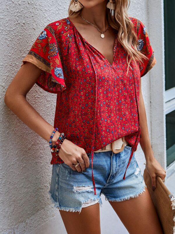 Blusa de Manga Mariposa con Estampado Floral y Lazo al Cuello - Image 5