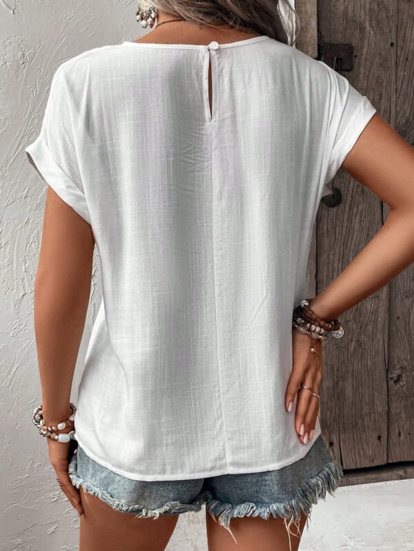 Blusa Casual con Encaje Contraste y Mangas Murciélago - Image 2