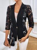 Chaqueta Elegante con Detalles de Encaje y Botón Único