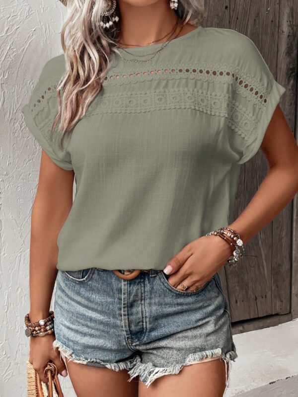 Blusa Casual con Encaje Contraste y Mangas Murciélago - Image 12