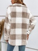Abrigo Teddy con Estampado de Cuadros y Bolsillos