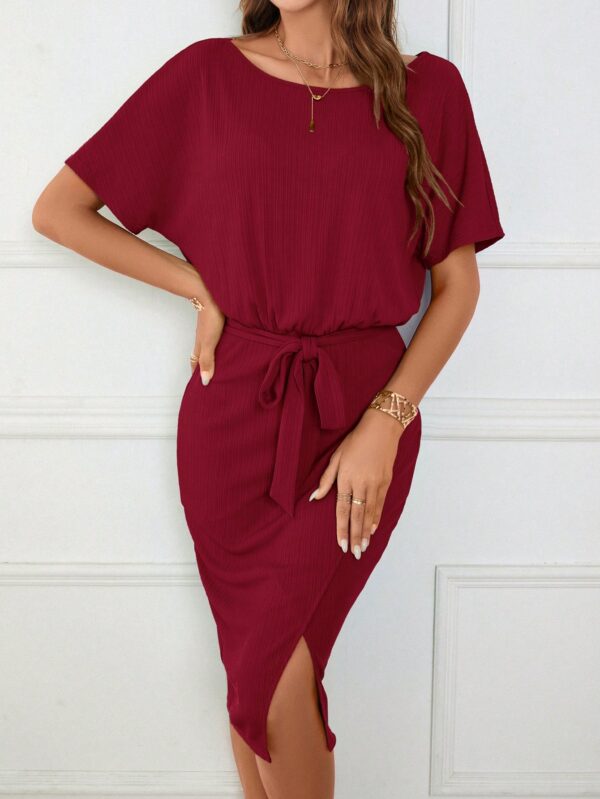 Vestido Casual con Cinturón y Falda Dividida de Manga Murciélago - Image 24