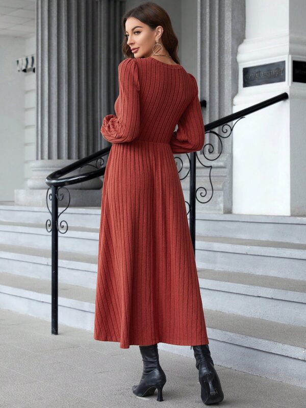 Vestido Rojo Invernal de Cuello Redondo y Manga Farol - Image 38