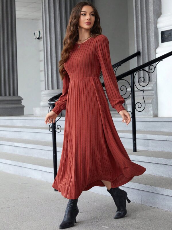 Vestido Rojo Invernal de Cuello Redondo y Manga Farol - Image 40