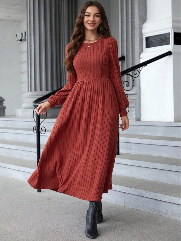 Vestido Rojo Invernal de Cuello Redondo y Manga Farol - Image 42