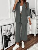 Conjunto de Blazer y Pantalón a Rayas con Puños Dobladillos