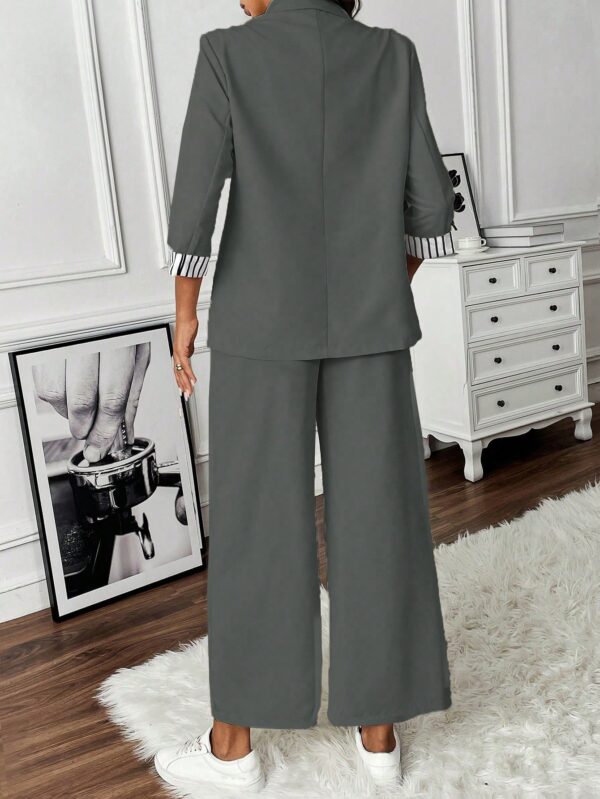 Conjunto de Blazer y Pantalón a Rayas con Puños Dobladillos - Image 7