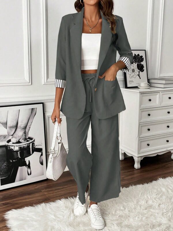 Conjunto de Blazer y Pantalón a Rayas con Puños Dobladillos - Image 8